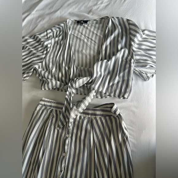 Two piece set - Picture 3 of 4